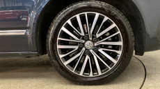 Volkswagen Caravelle 2.0 TDI Executive 199 4MOTION 5dr DSG Diesel Estate